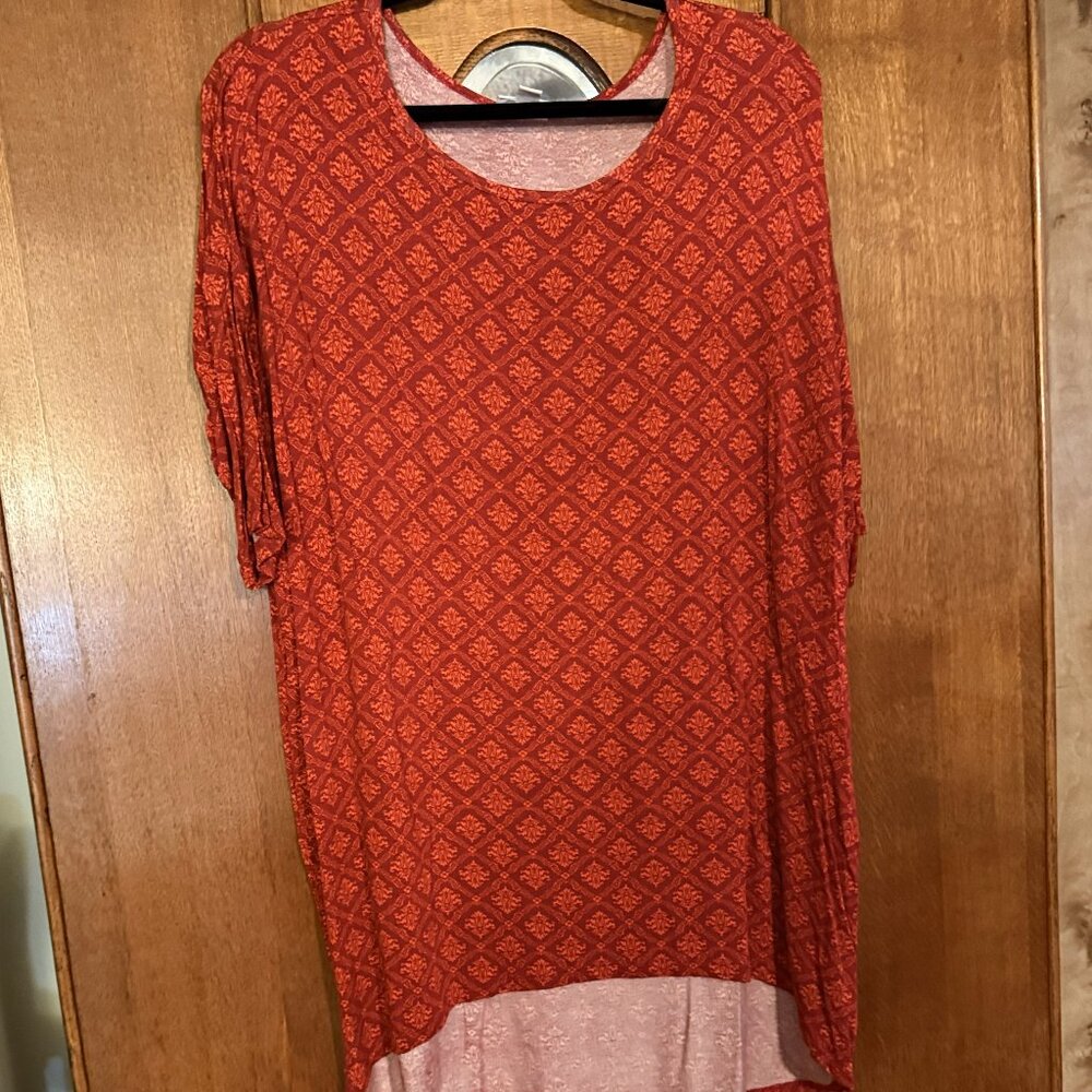 LuLaRoe Irma, size Large, Rusty Orange Diamond design with Fleur de Leis